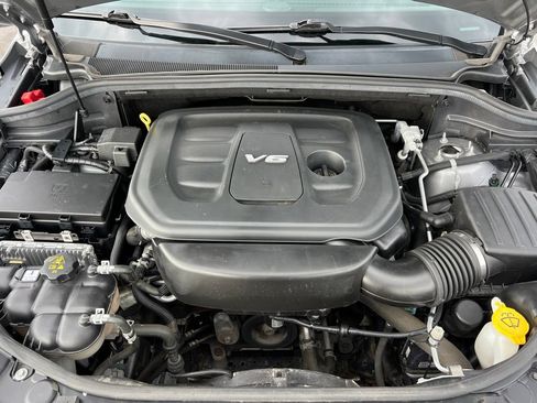 Used 2018 Jeep Grand Cherokee Altitude AWD/4WD image 29
