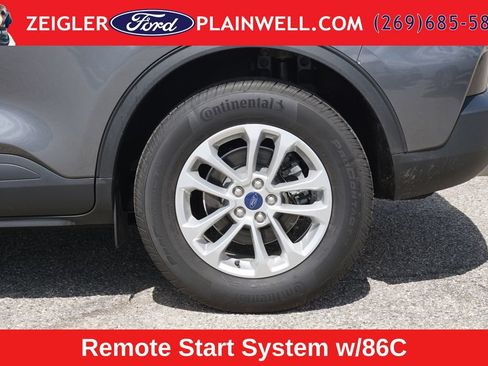 Used 2022 Ford Escape SE w/ Cold Weather Package AWD/4WD image 9