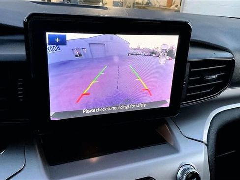 Used 2022 Ford Explorer XLT image 23