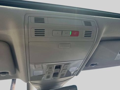 Used 2022 Volkswagen Jetta SE FWD image 29
