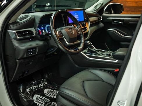 Used 2023 Toyota Highlander Platinum AWD/4WD image 9