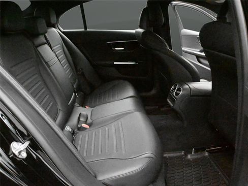 Used 2023 Mercedes-Benz C 300 4MATIC Sedan image 23