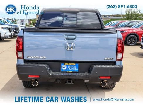 Used 2023 Honda Ridgeline Black Edition image 4