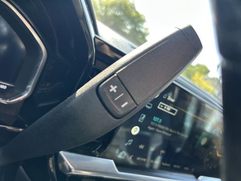 Used 2022 Chevrolet Silverado 1500 LT image 24