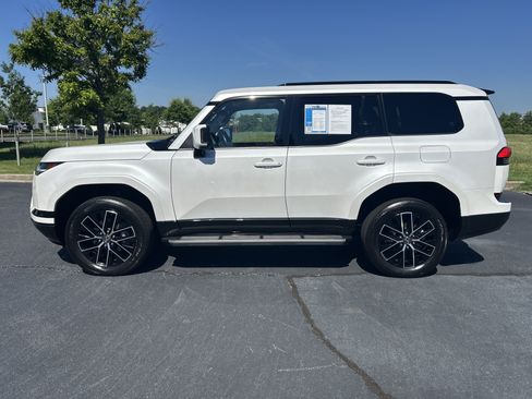 Used 2024 Lexus GX 550 w/ Cold Area Package AWD/4WD image 6