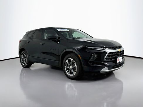 Used 2025 Chevrolet Blazer LT AWD/4WD image 1