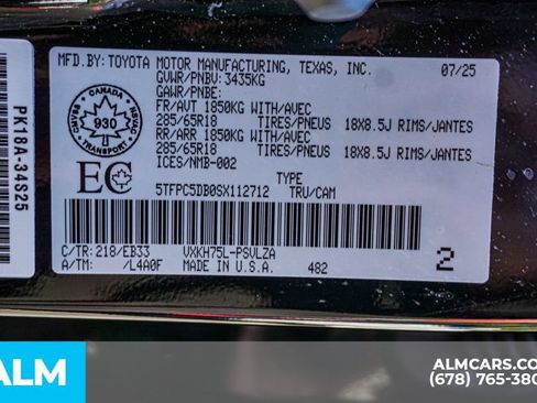 Used 2025 Toyota Tundra Limited AWD/4WD image 61