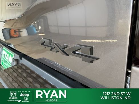 New 2026 RAM 2500 Big Horn AWD/4WD image 13