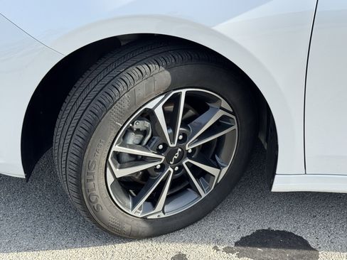 Used 2024 Kia Forte LXS image 38