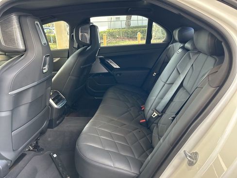 Used 2024 BMW 740i image 8