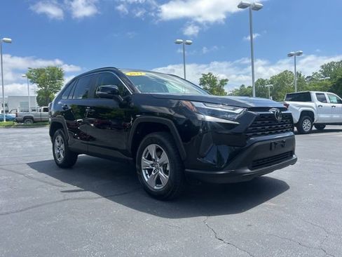 Used 2024 Toyota RAV4 XLE FWD image 4