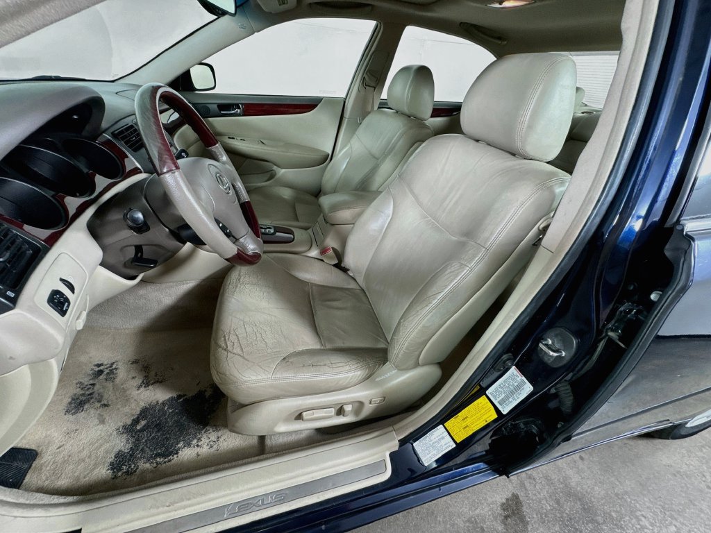 Used 2003 Lexus ES 330 w/ Premium Pkg FWD image 22
