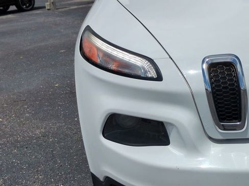 Used 2016 Jeep Cherokee Limited AWD/4WD image 10