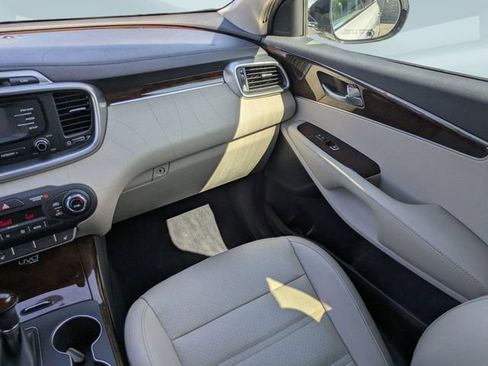 Used 2016 Kia Sorento EX w/ EX Premium Package FWD image 18