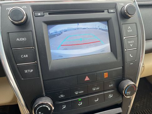 Used 2016 Toyota Camry LE image 13