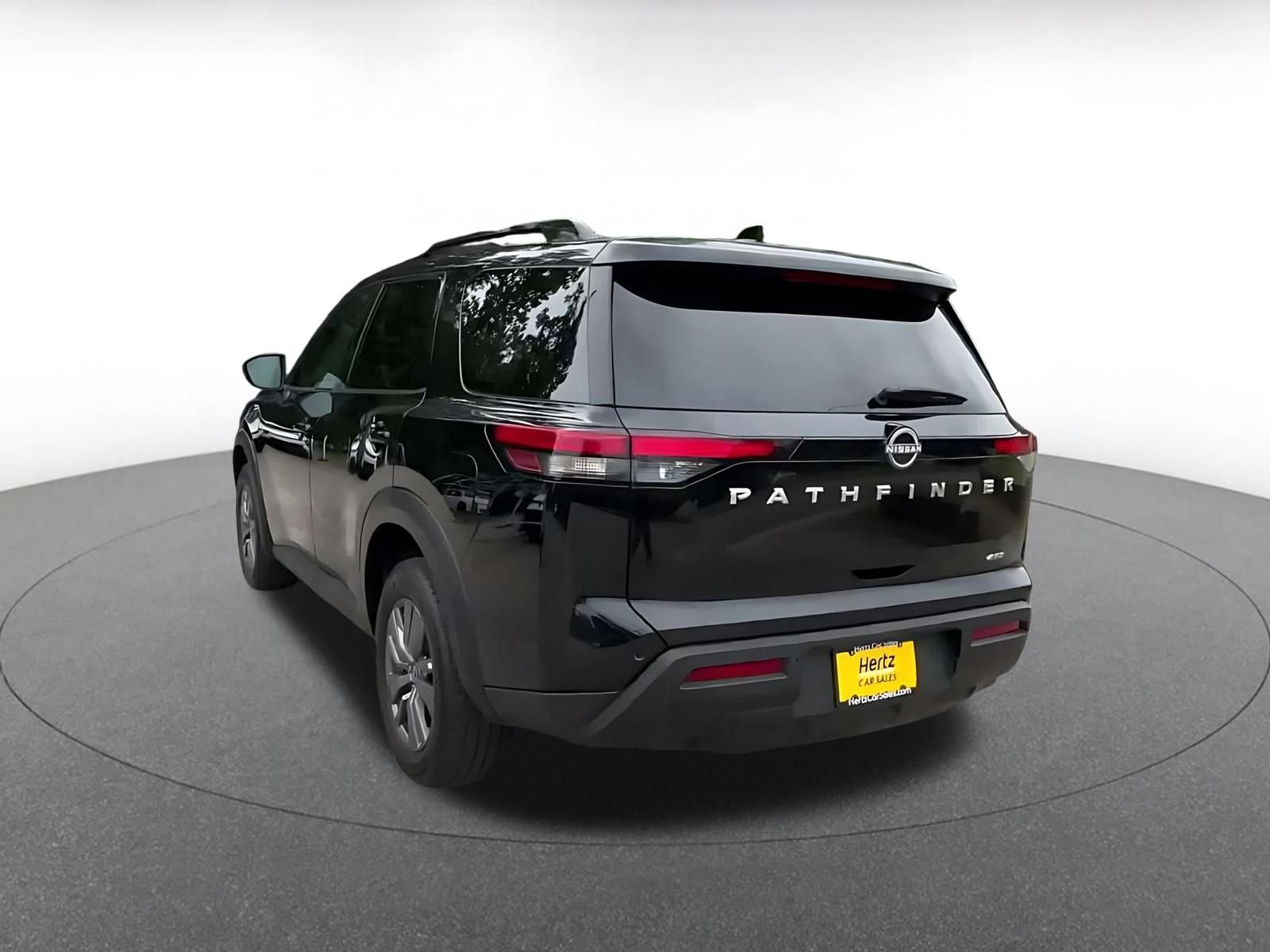 Used 2025 Nissan Pathfinder SV AWD/4WD image 10