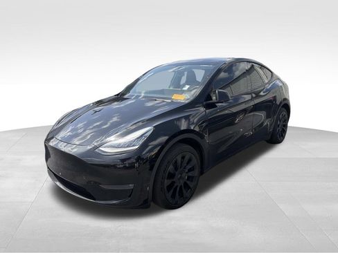 Used 2023 Tesla Model Y Long Range AWD/4WD image 5