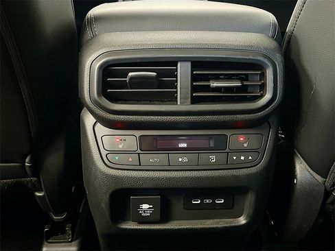 Used 2025 Honda Pilot Elite image 28