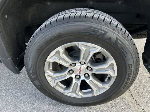 Used 2024 GMC Sierra 1500 SLT image 10