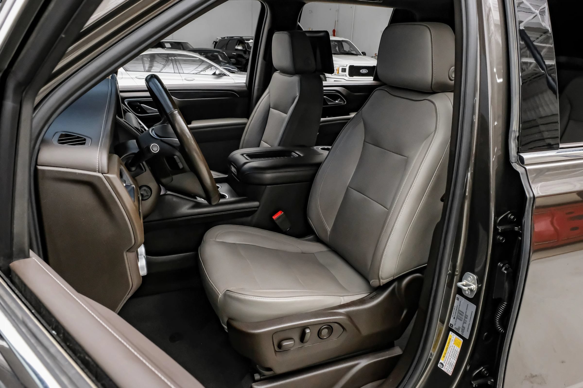 Used 2021 GMC Yukon SLT w/ SLT Luxury Plus Package RWD image 40