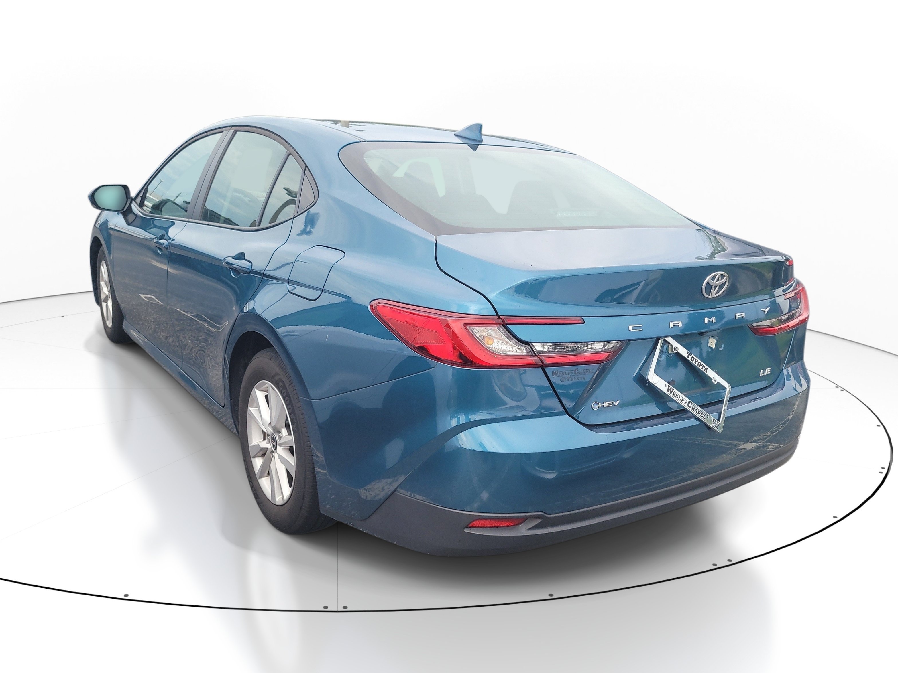 Used 2025 Toyota Camry LE FWD image 5