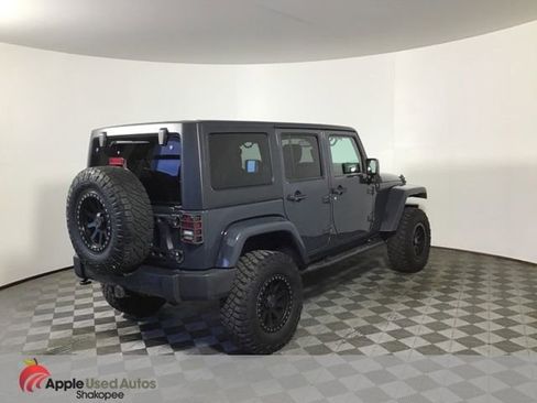 Used 2016 Jeep Wrangler Unlimited Sahara w/ Connectivity Group image 5
