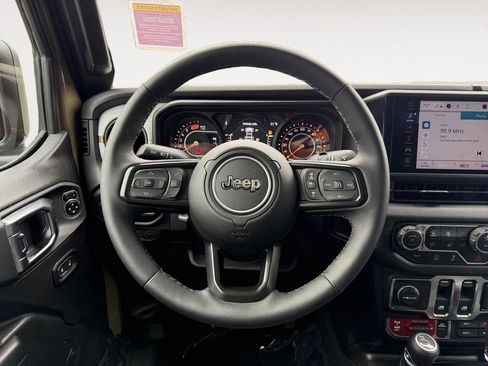 Used 2025 Jeep Wrangler Sport AWD/4WD image 13