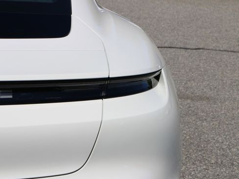 Used 2021 Porsche Taycan RWD image 7