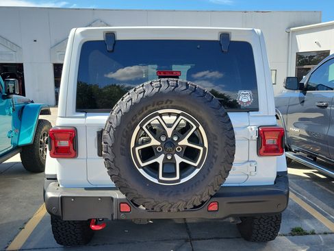 Used 2024 Jeep Wrangler Unlimited Rubicon image 5