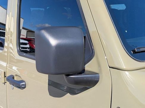 New 2025 Jeep Gladiator Sport image 11