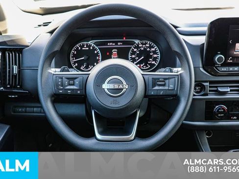 Used 2025 Nissan Pathfinder S image 33