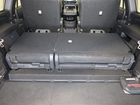 Used 2025 Toyota Sequoia Platinum image 20