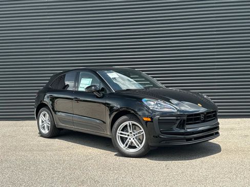 Certified 2025 Porsche Macan image 26