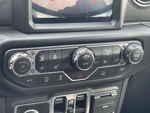 Used 2023 Jeep Wrangler Unlimited Sport w/ Sun And Sound Package AWD/4WD image 39