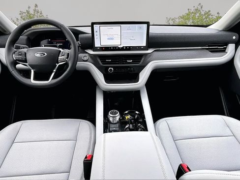 New 2026 Ford Explorer Platinum image 5