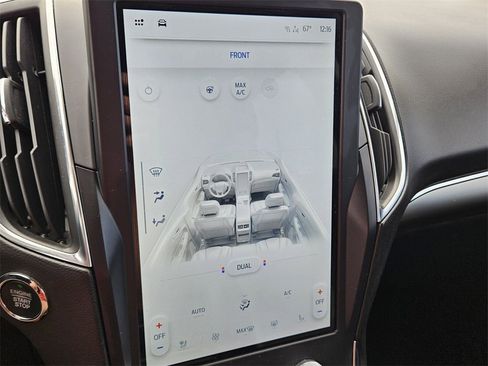 Used 2022 Ford Edge Titanium image 21