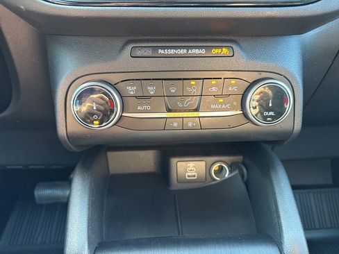 Used 2025 Ford Escape ST-Line w/ Equipment Group 301A image 19