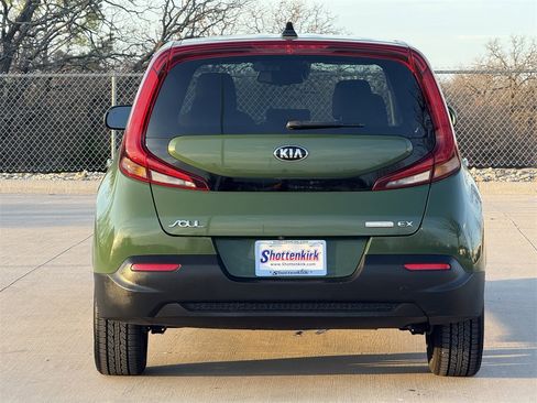 Used 2021 Kia Soul EX image 5