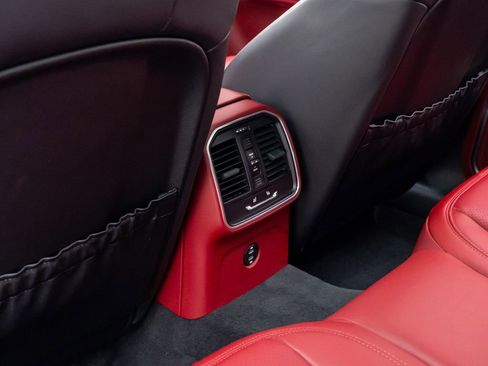 Used 2023 Porsche Macan GTS AWD/4WD image 18