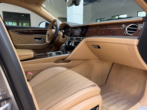 Used 2021 Bentley Flying Spur W12 AWD/4WD image 31