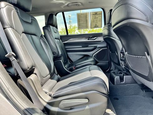 Used 2022 Jeep Grand Cherokee L Limited w/ MOPAR Finishing Package AWD/4WD image 14