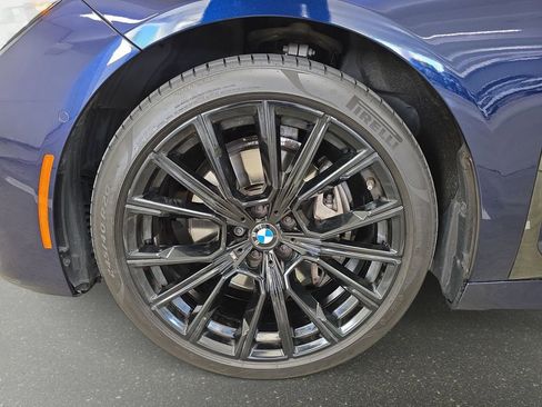 Used 2022 BMW 740i w/ M Sport Package image 32