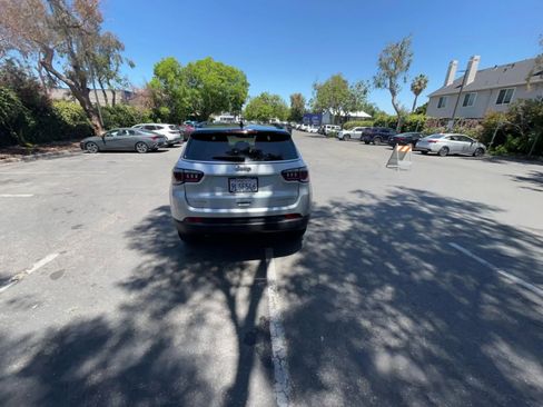 Used 2025 Jeep Compass Limited AWD/4WD image 16