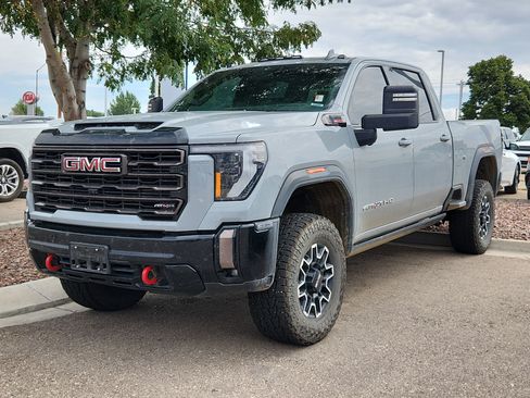 Used 2024 GMC Sierra 2500 AT4X AWD/4WD image 3