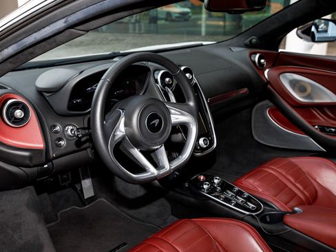 Used 2025 McLaren GTS image 37