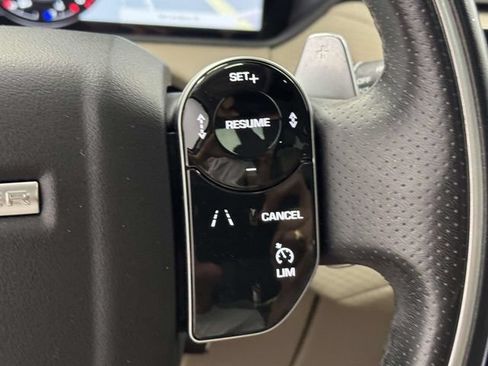 Used 2019 Land Rover Range Rover Velar R-Dynamic SE AWD/4WD image 39