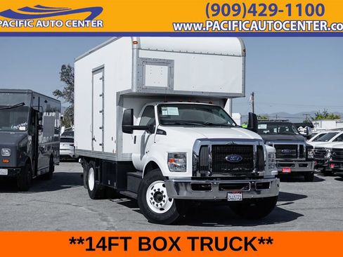 Used 2016 Ford F650 2WD Regular Cab Super Duty image 1