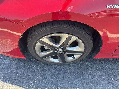 Used 2022 Toyota Prius Limited FWD image 4