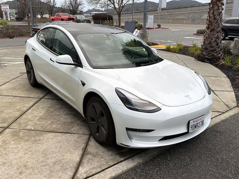 Used 2023 Tesla Model 3 Long Range image 4