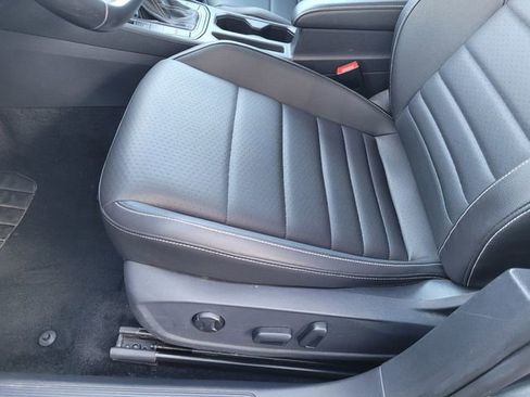 Used 2024 Volkswagen Jetta SE FWD image 16
